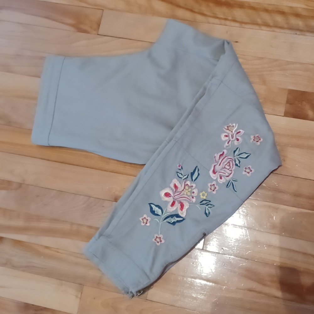 High waist Hilary Radley for Katherine Barclay Red flower 🌹 pants 👖 Size S-M